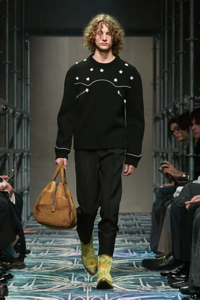 Look 14